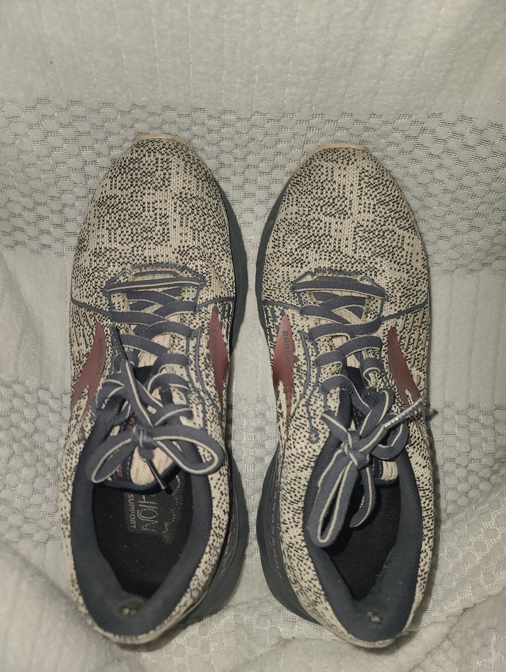 Women's Running Sneakers in Beige and Gray